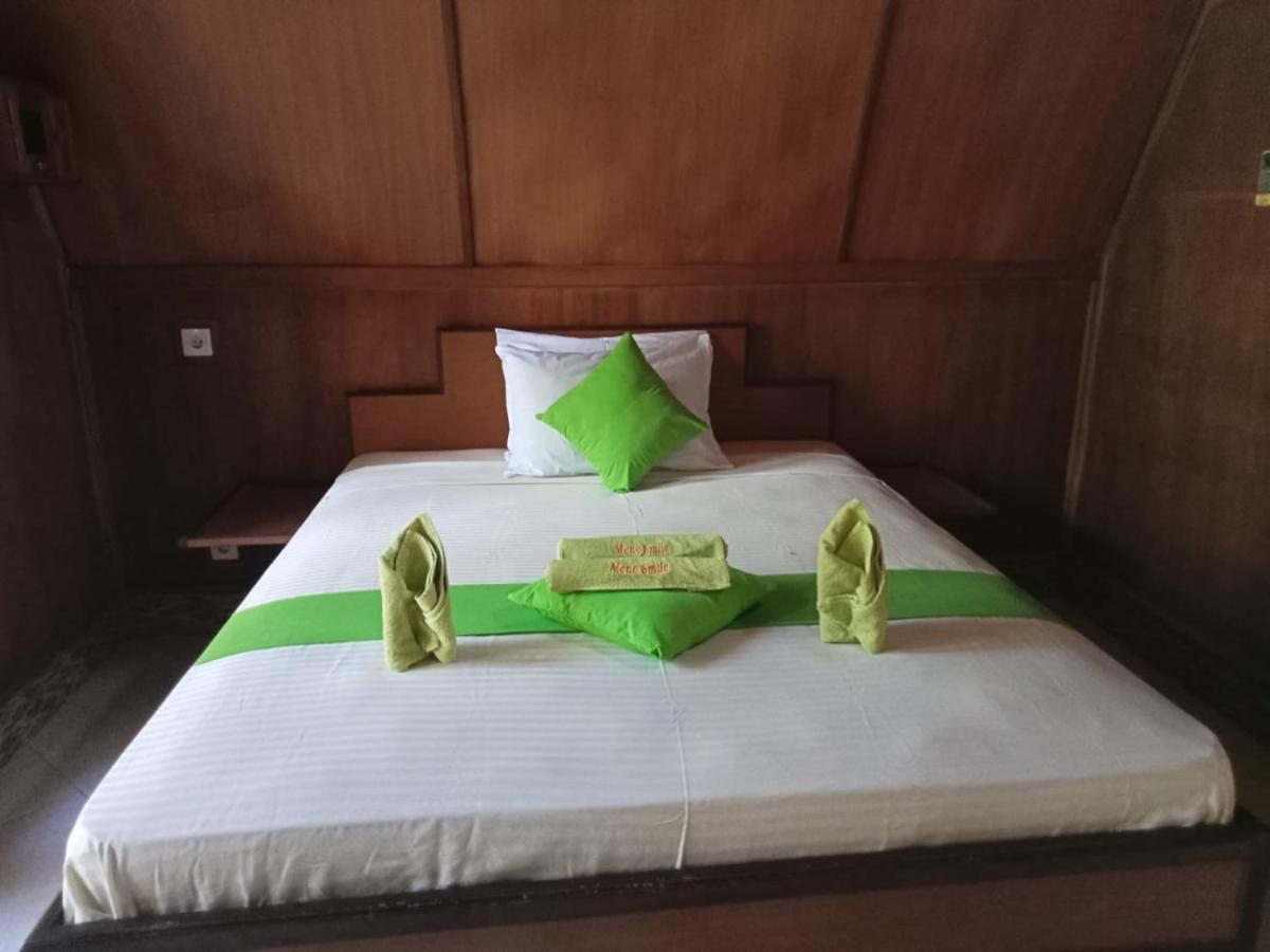 Meno Smile Cottages Gili Meno Exterior photo