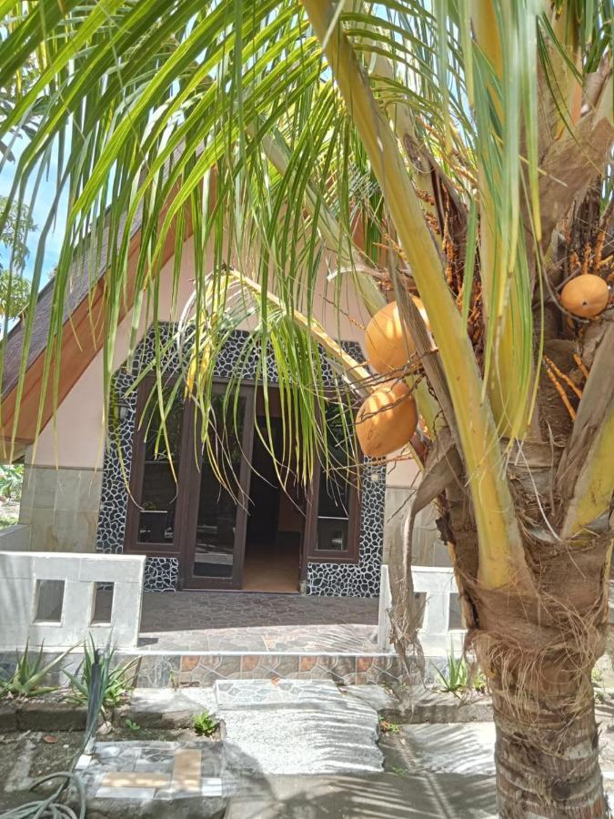 Meno Smile Cottages Gili Meno Exterior photo