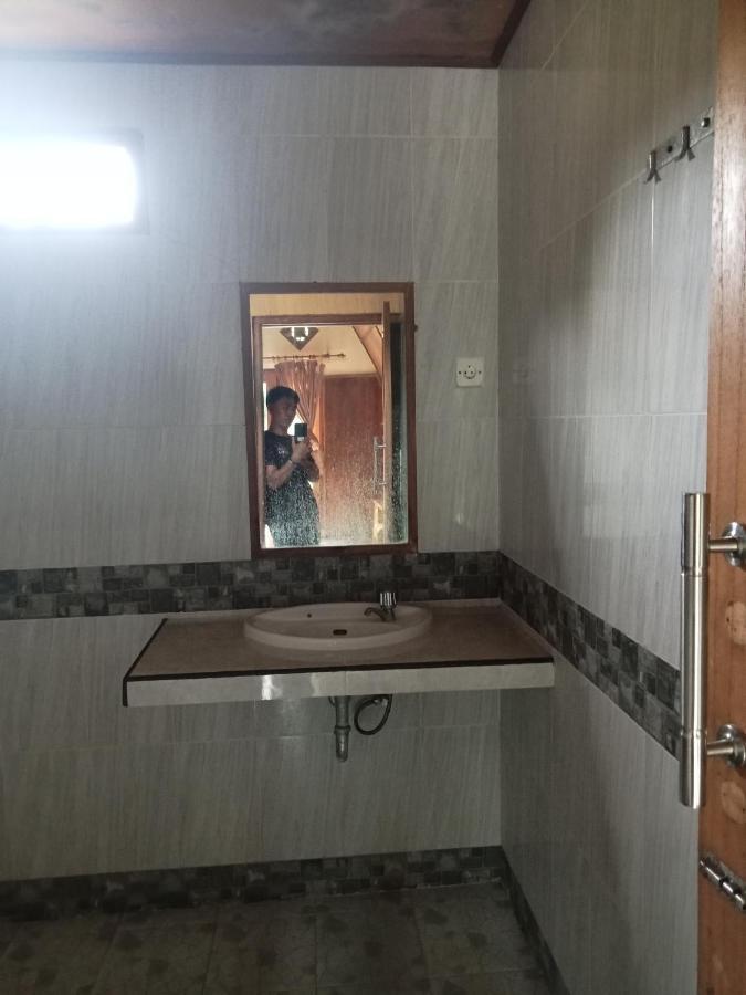 Meno Smile Cottages Gili Meno Exterior photo
